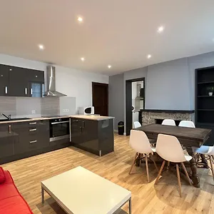 Au Coeur De Cauterets, T2 + Alcôve. 4p. Appartement Cauterets
